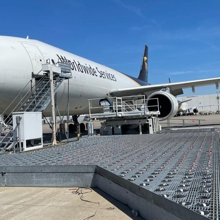 UPS A300.jpg